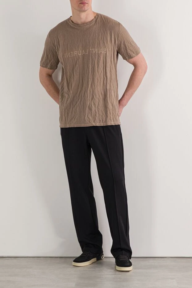 T-shirt made of textured material with inversion lettering
 - photo 2