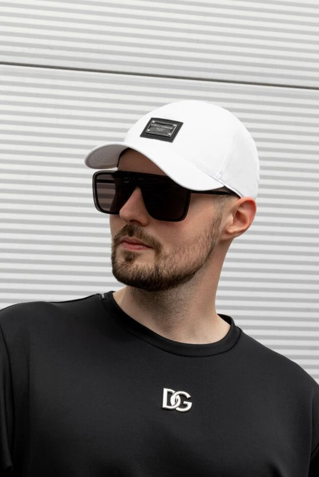 White cap with a contrast logo patch for men - photo 2