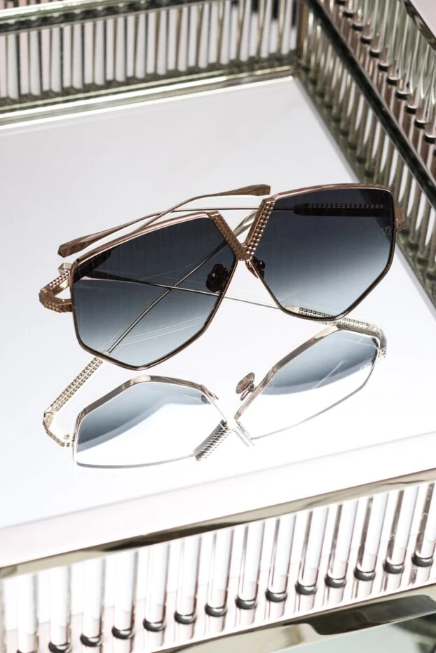 Valentino v-тәрізді дизайны бар әйелдерге арналған алтын түсті күннен қорғайтын көзілдірік 173883 - фото 2