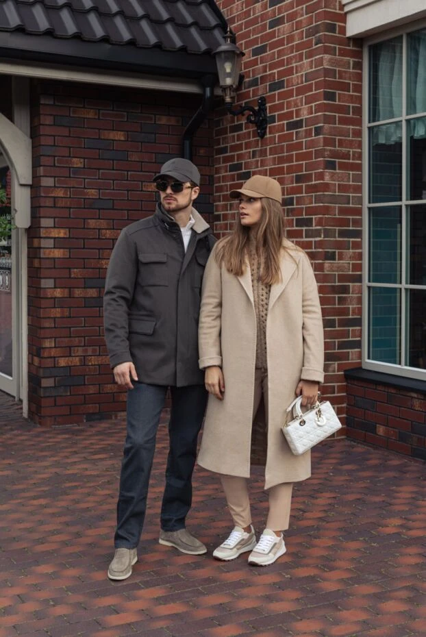 Women's leather elastic beige leggings - photo 2