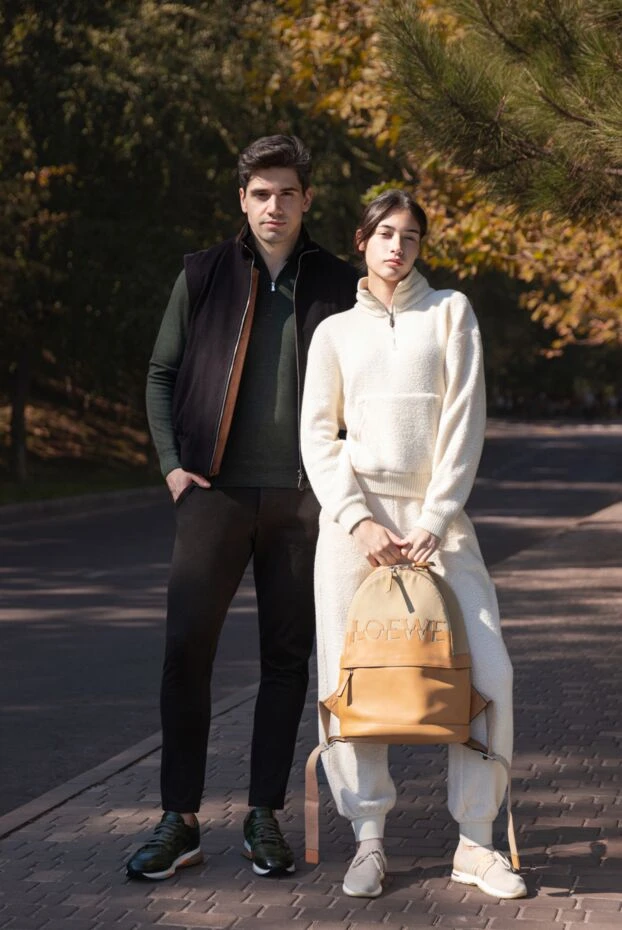 Loro Piana кроссовки женские из бежевой шерсти с кожаными вставками
 174627 - фото 2