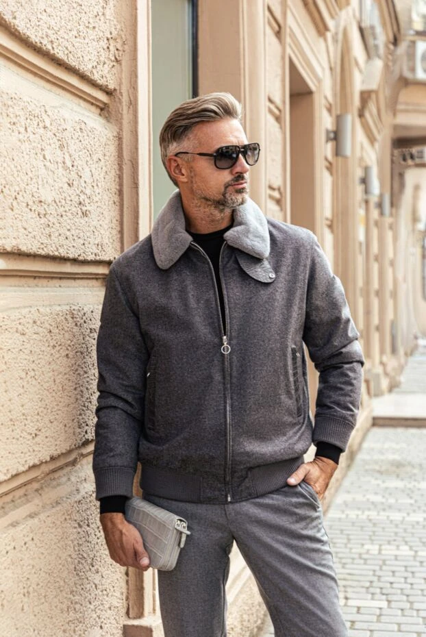 Ұзын жеңді және серпімді жиектері бар қара жүннен жасалған секіргіш - фото 2