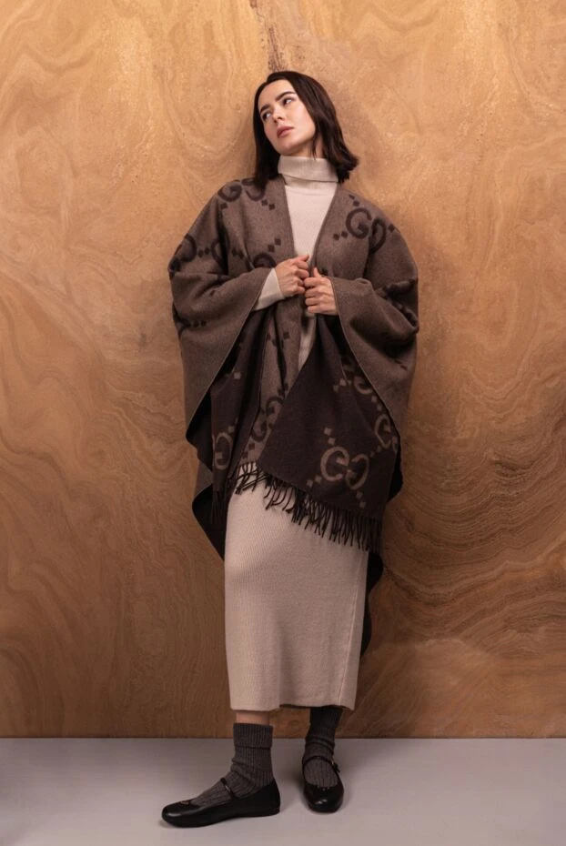 D.Exterior трикотажное платье бежевое в рубчик с вырезом и высоким воротом
 175020 - фото 2