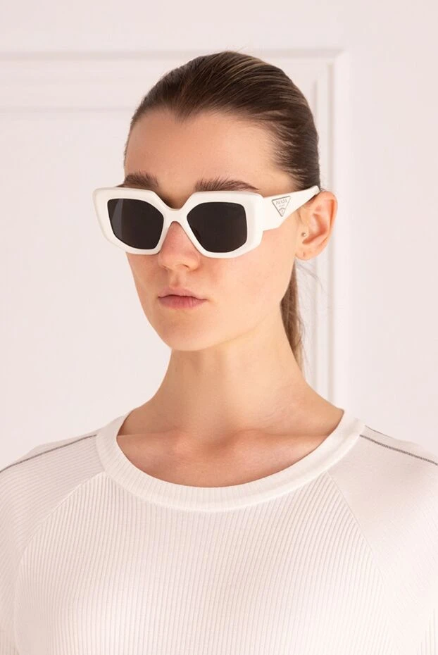 Prada woman white sunglasses for women купить с ценами и фото 175154 - photo 2