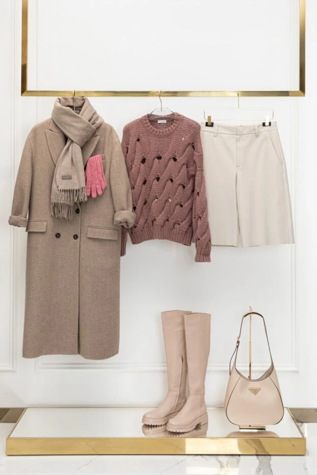 Brunello Cucinelli hand-knitted jumper made from thick yarn with decorative slits
 175381 - photo 3