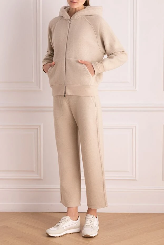 Loro Piana woman women's beige cashmere walking suit купить с ценами и фото 175755 - photo 2