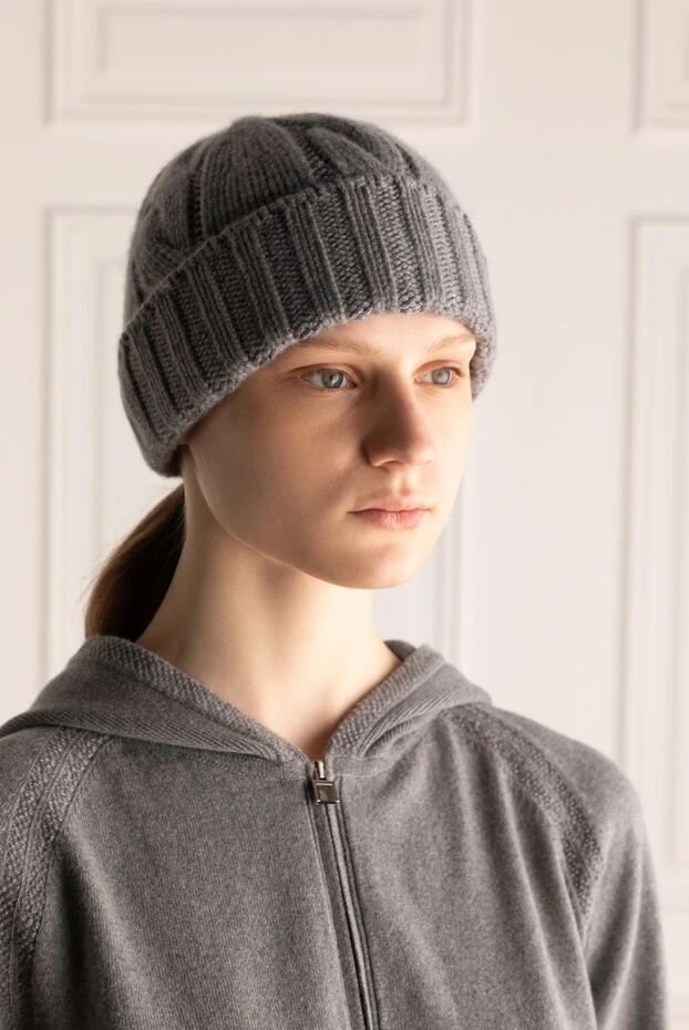 Loro Piana woman gray cashmere cap for women купить с ценами и фото 176159 - photo 2