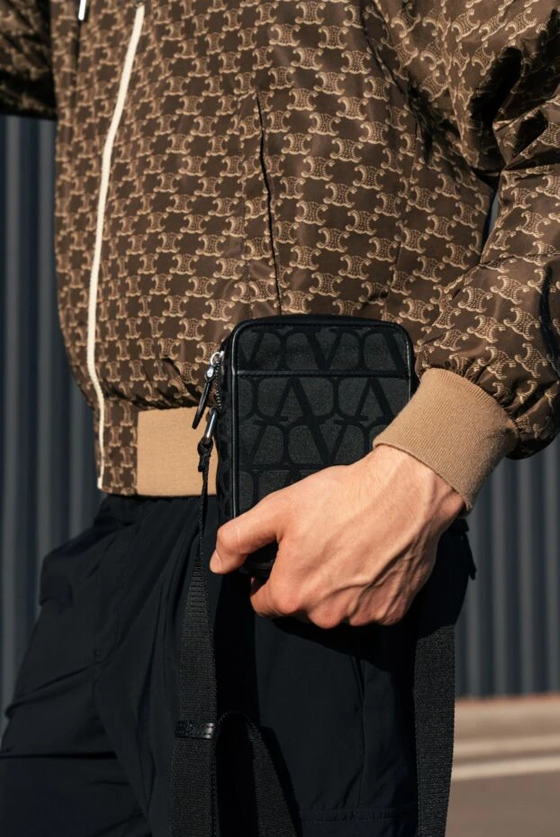 Valentino ерлерге арналған қара бедерлі шынайы былғарыдан жасалған иық сөмкесі 176504 - фото 3