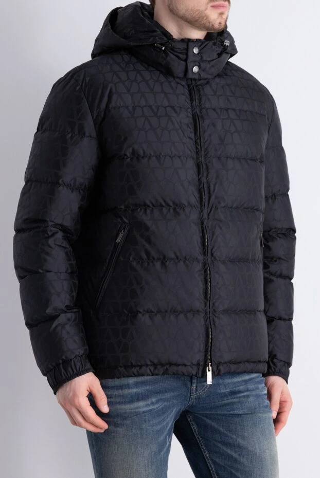Valentino мужской пуховик чёрного цвета с капюшоном в стёганом дизайне и с лёгким утеплением 176508 - фото 3