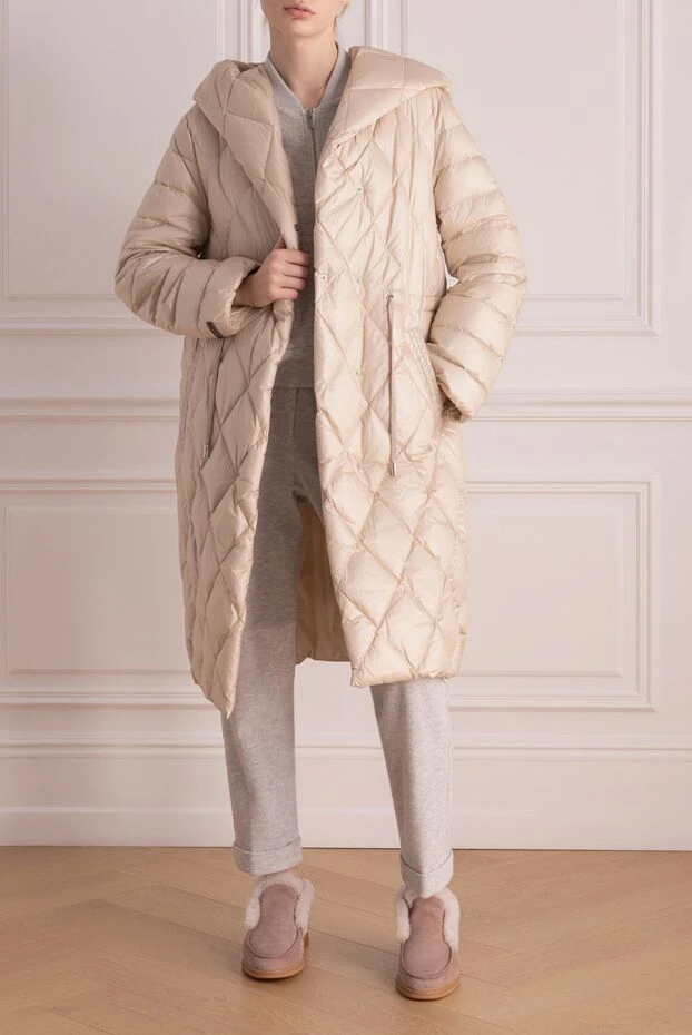 Женский пуховик из нейлона бежевый - фото 2