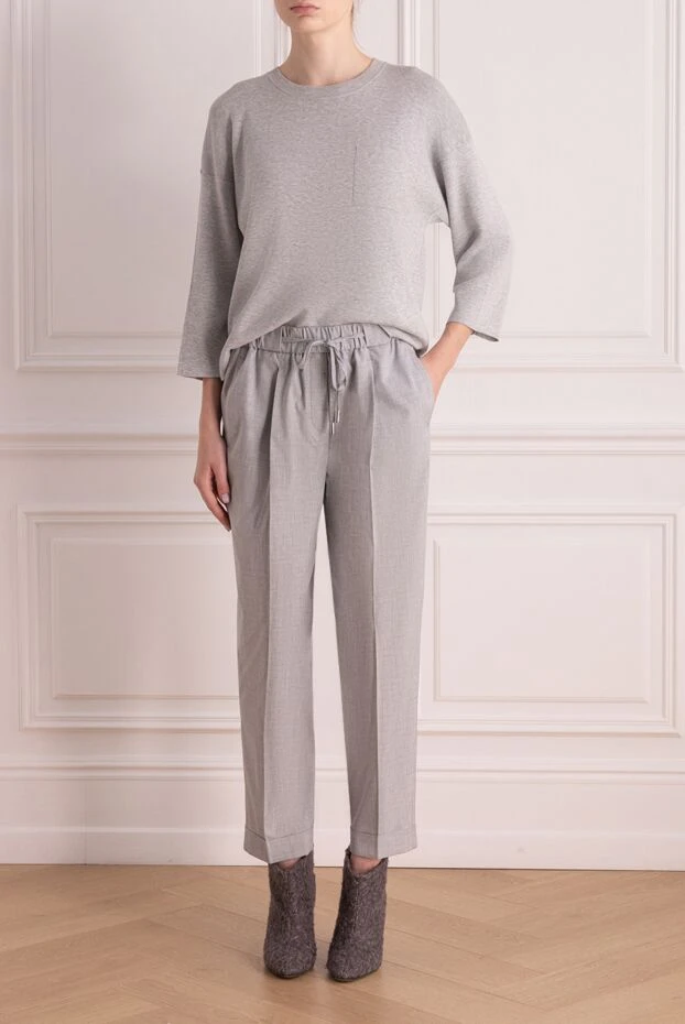 Брюки светло-серые укороченные с защипами и поясом на шнурке
- фото 2