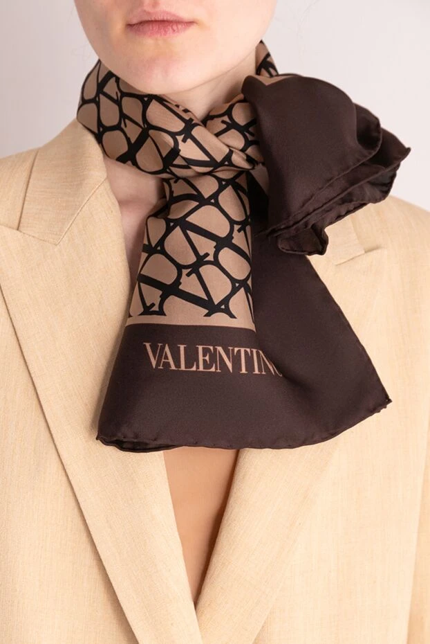 Valentino woman women's silk scarf brown купить с ценами и фото 176974 - photo 2