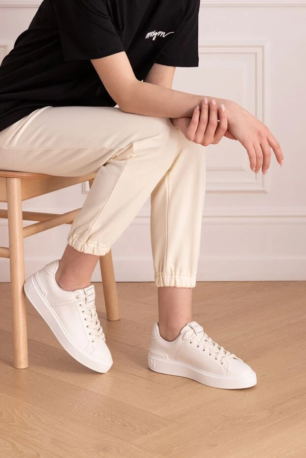 Balmain woman women's white genuine leather sneakers купить с ценами и фото 177968 - photo 2