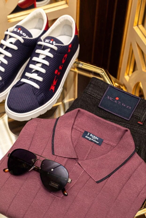 Kiton мужские джинсы slim fit чёрного цвета с красными деталями 178409 - фото 2