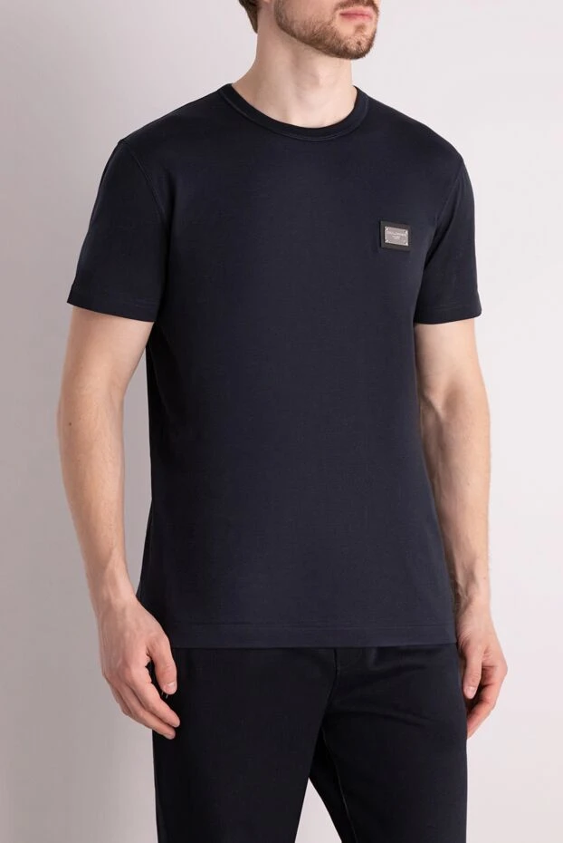 Dolce & Gabbana базовая мужская футболка тёмно-синяя с фирменной нашивкой на груди 178577 - фото 3