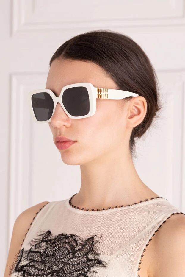 Miu Miu woman women's sunglasses, white, plastic купить с ценами и фото 178800 - photo 2