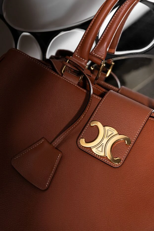 Celine женская cумка кожаная рыжая с жёсткими ручками и логотипом triomphe
 179160 - фото 3