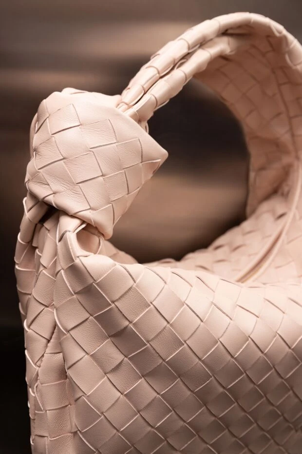 Bottega Veneta women's pink bag made of genuine leather 179216 - photo 2