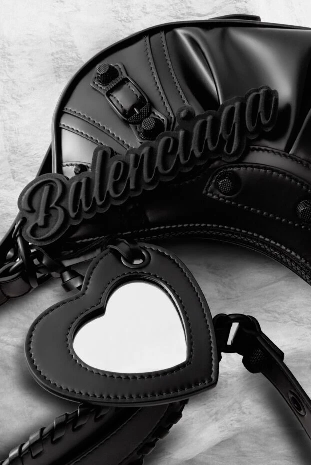 Balenciaga сумка через плечо le cagole xs из черной овчины arena 179237 - фото 3