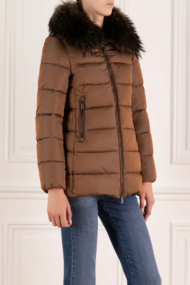 Moorer женский коричневый пуховик из полиамида с капюшоном с мехом  180193 - фото 3