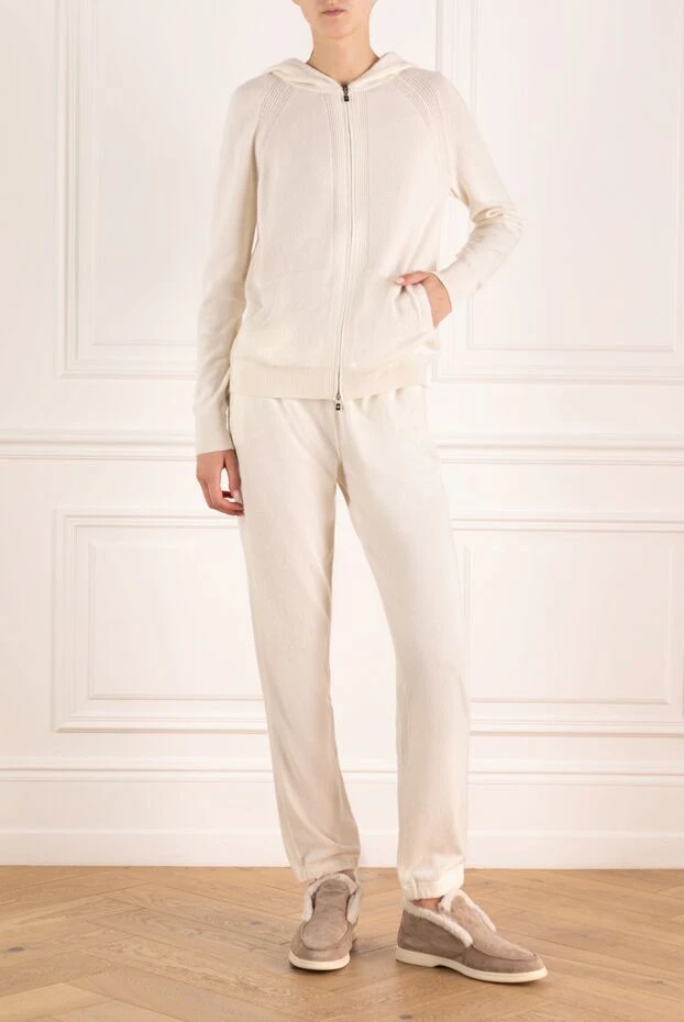 Loro Piana woman women's white walking suit made of cashmere купить с ценами и фото 180214 - photo 2