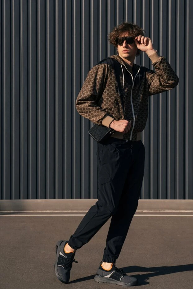 Куртка с капюшоном мужская коричневая - фото 2