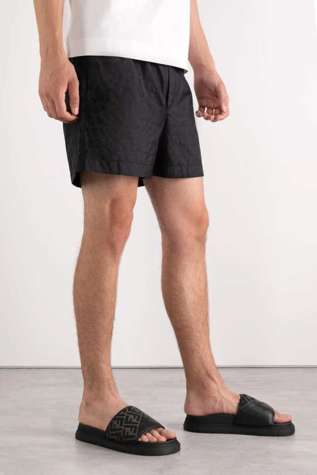 Valentino шорты мужские в монохромном стиле с едва заметным тиснением по ткани 180667 - фото 3