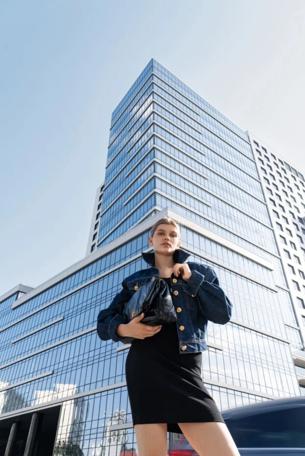 Black knitted dress with open shoulders and logo - photo 2