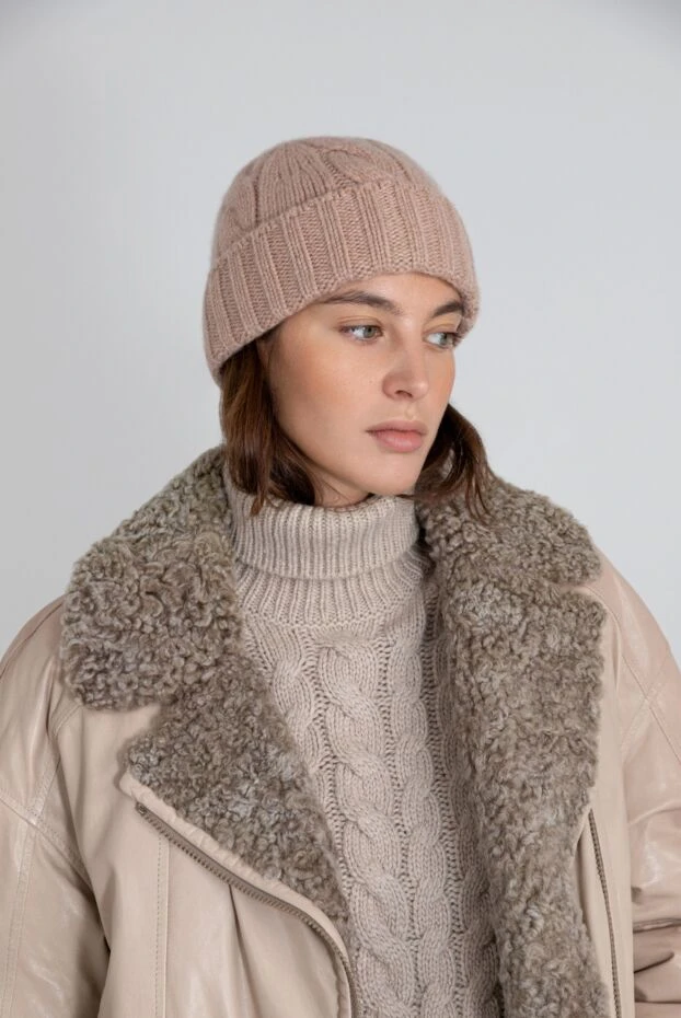 Brunello Cucinelli куртка кожаная на меху женская бежевая 181164 - фото 2