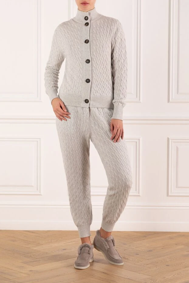Трикотажный прогулочный костюм из кашемира женский серый - фото 2