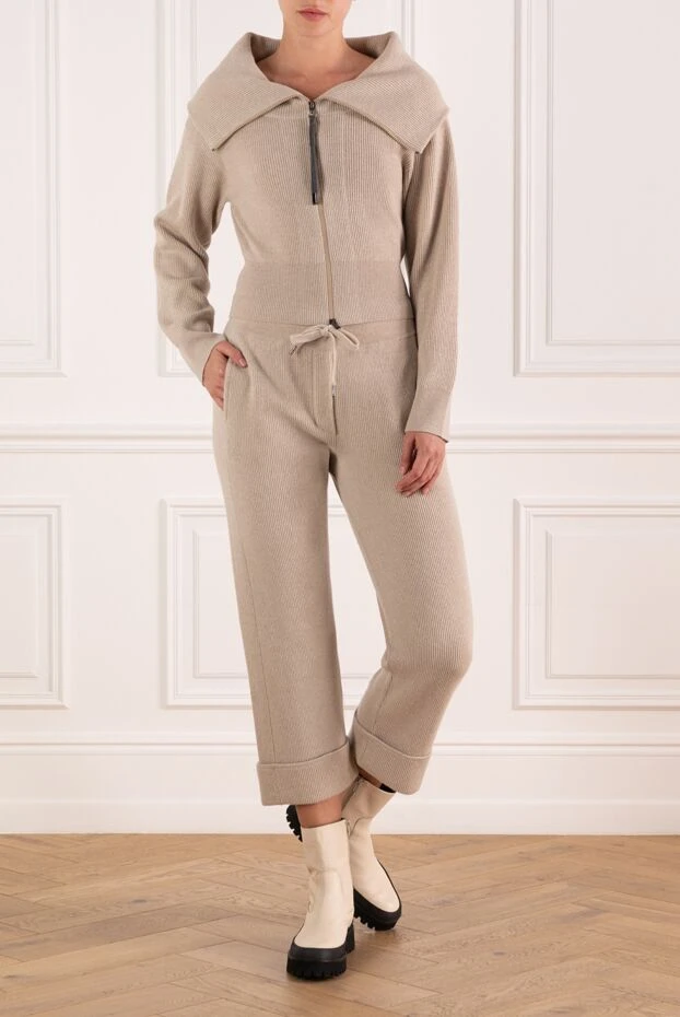 Beige women's cashmere walking suit with zipper - photo 2