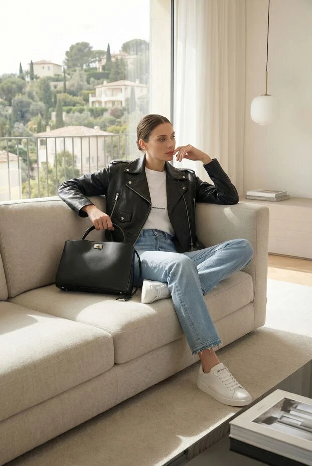 Әйелдердің қара былғары курткасы - фото 2