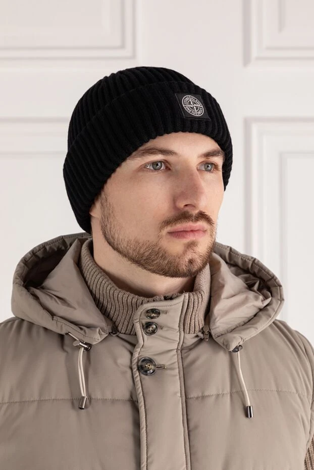 Stone Island men's black knitted wool hat with a cuff and logo 185070 - photo 2