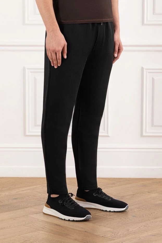 Brunello Cucinelli basic black men's joggers for everyday style
 185131 - photo 3