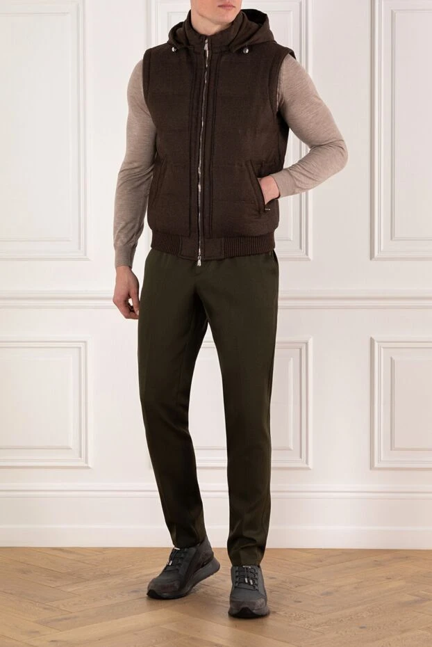 Enrico Mandelli жилет мужской коричневый с капюшоном из кашемира 185574 - фото 2