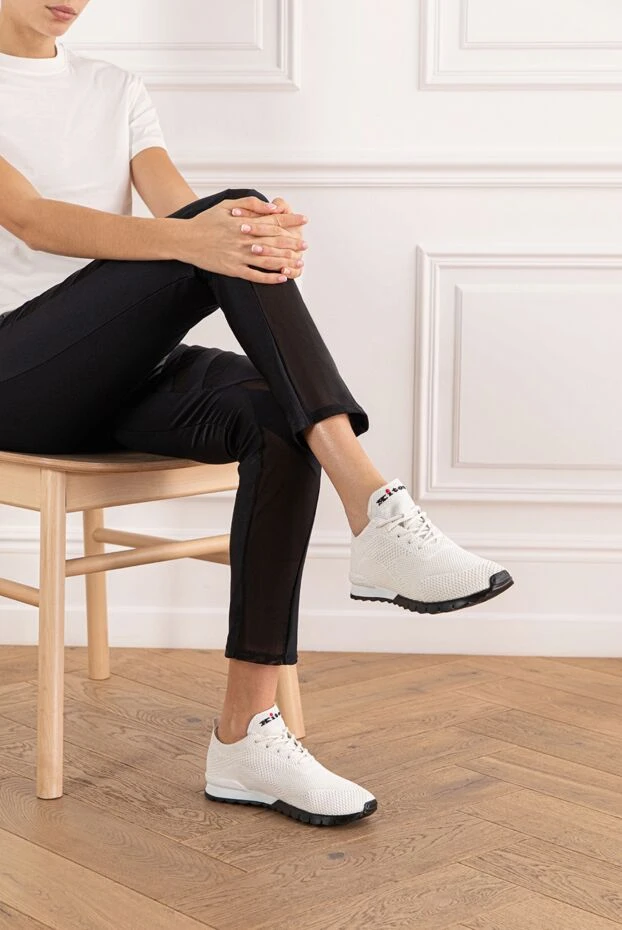 Kiton белоснежные кроссовки из дышащего текстиля с чёрной подошвой
 185718 - фото 2