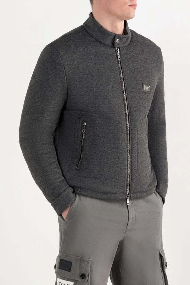 Dolce & Gabbana куртка серая мужская с металлическим логотипом и воротником стойкой 185947 - фото 3