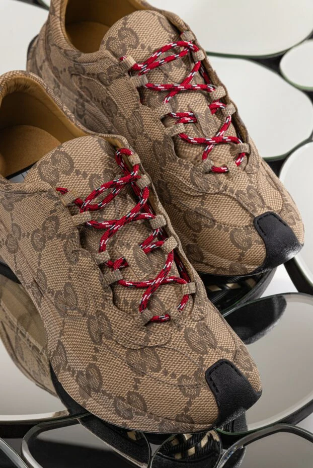 Gucci кожаные кроссовки с монограммой gg run женские бежевые 186287 - фото 2