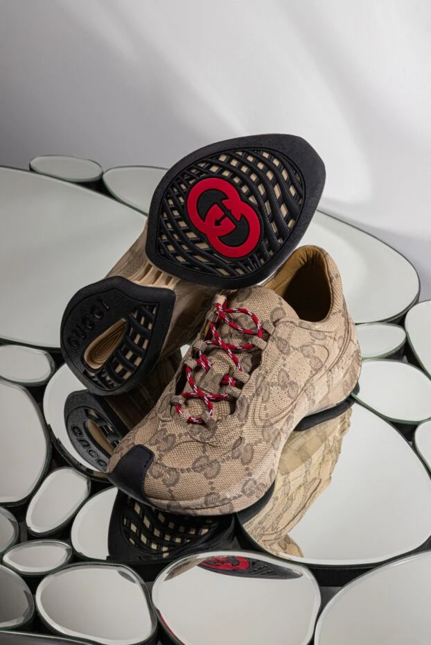 Gucci кожаные кроссовки с монограммой gg run женские бежевые 186287 - фото 3