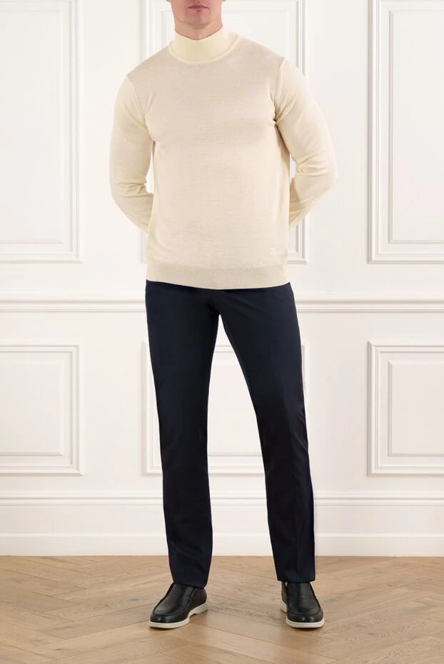 Шерстяной свитер с воротником стойкой мужской белый - фото 2