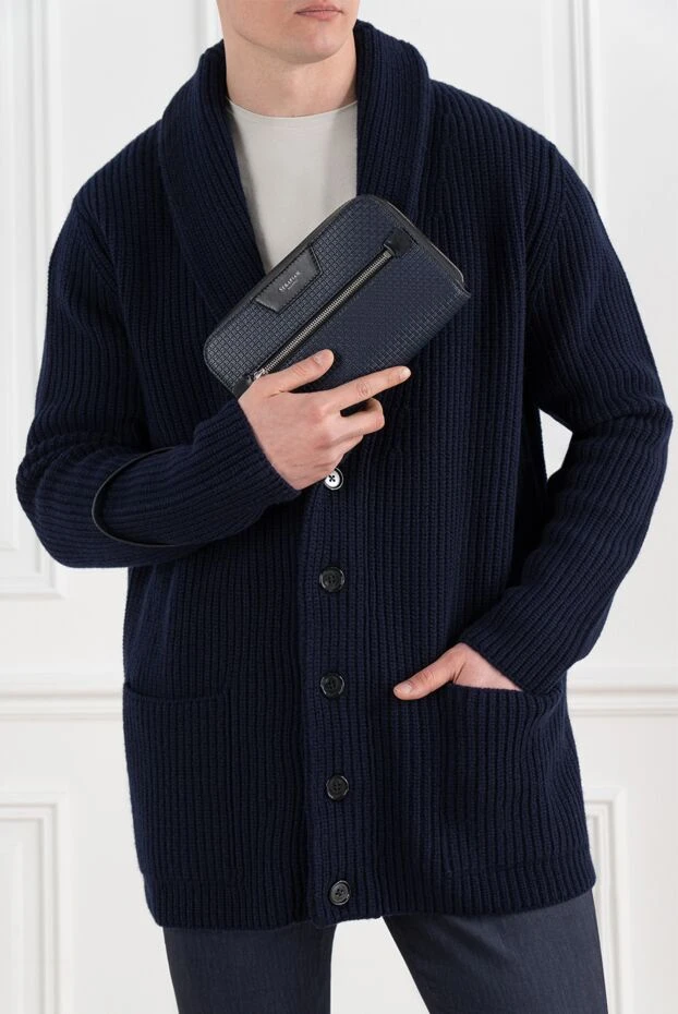 Клатч в цвете Ocean Blue Stepan с деталями из черной кожи - фото 2