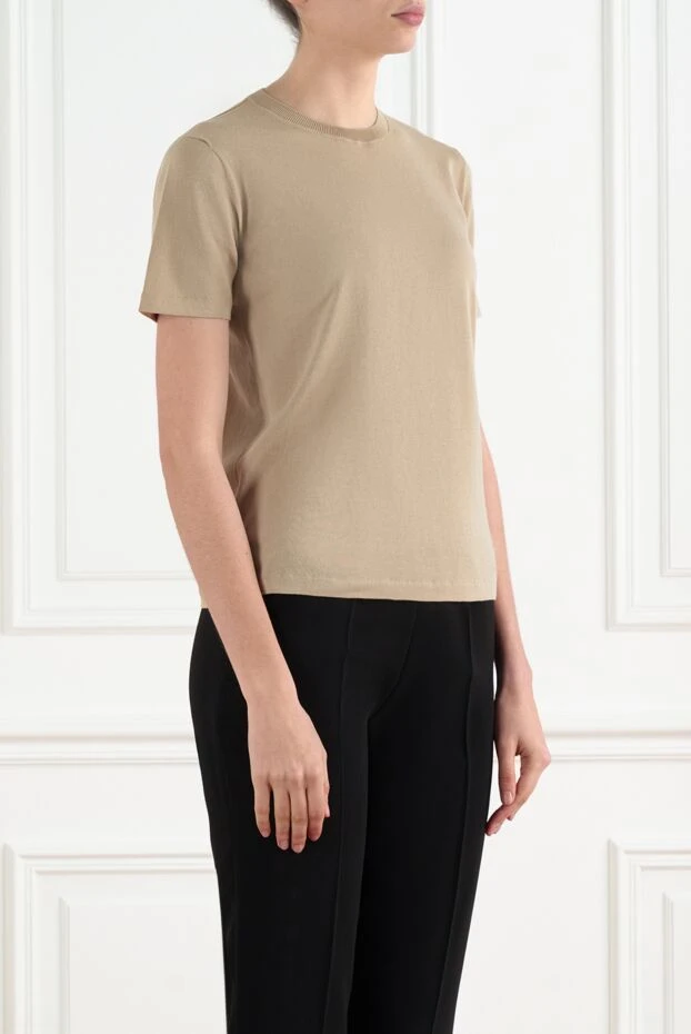 Loro Piana женская бежевая футболка из хлопка с логотипом 186711 - фото 3