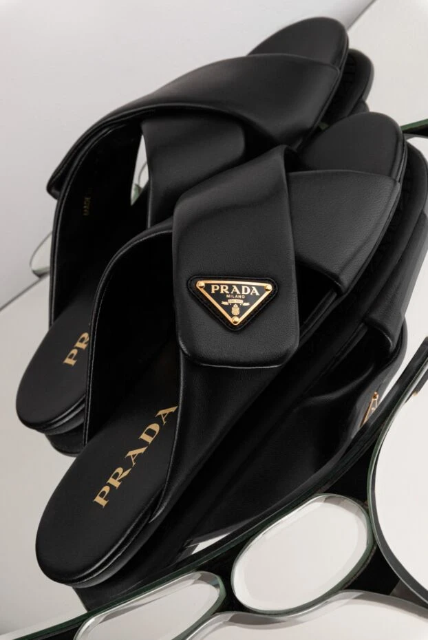 Prada мягкие шлепанцы из кожи наппа с логотипом 186730 - фото 2