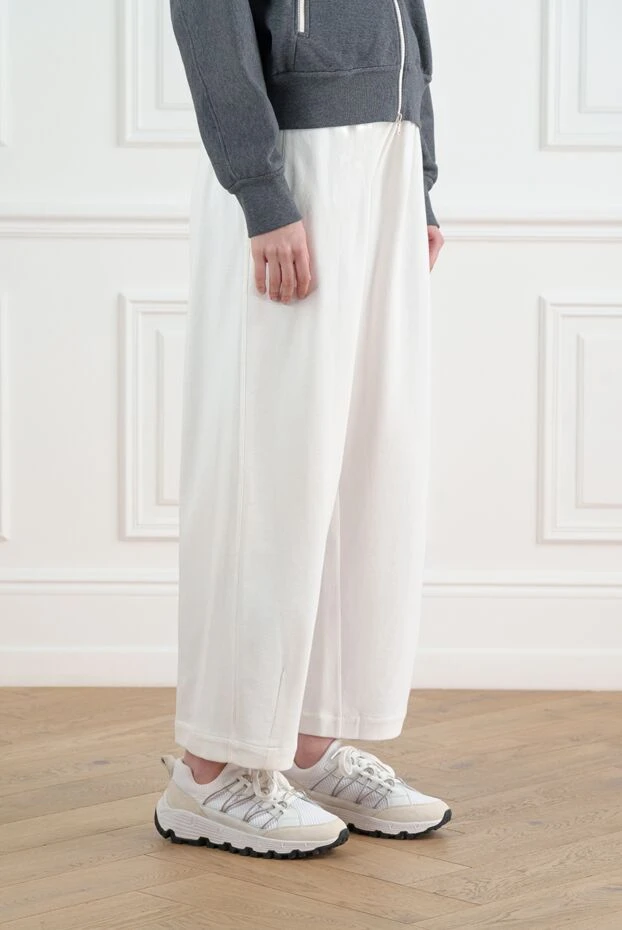 Brunello Cucinelli white cotton joggers for women with lace 186802 - photo 3