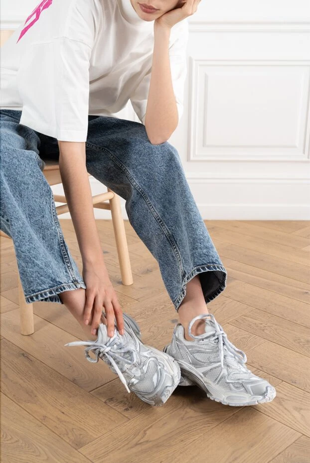 Balenciaga женские кроссовки runner 2.0 в серые с эффектом потертости 186995 - фото 2
