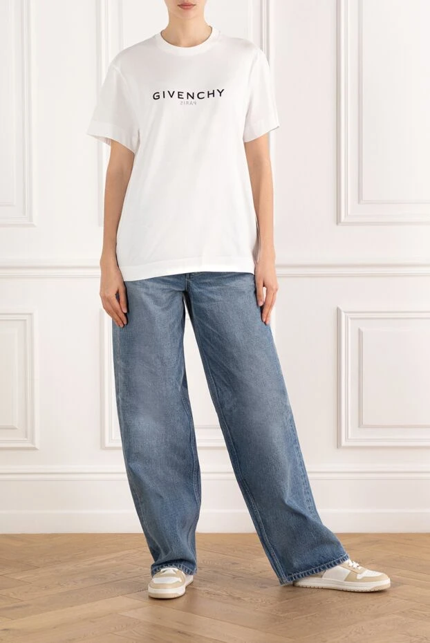 Givenchy women's white t-shirt with black logo 187124 - photo 2