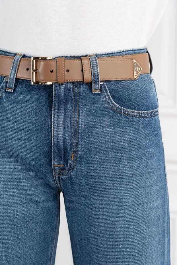 Prada кожаный коричневый ремень женский с логотипом 187342 - фото 2