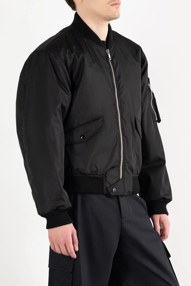 Prada куртка-бомбер черная из нейлона мужская 187398 - фото 3