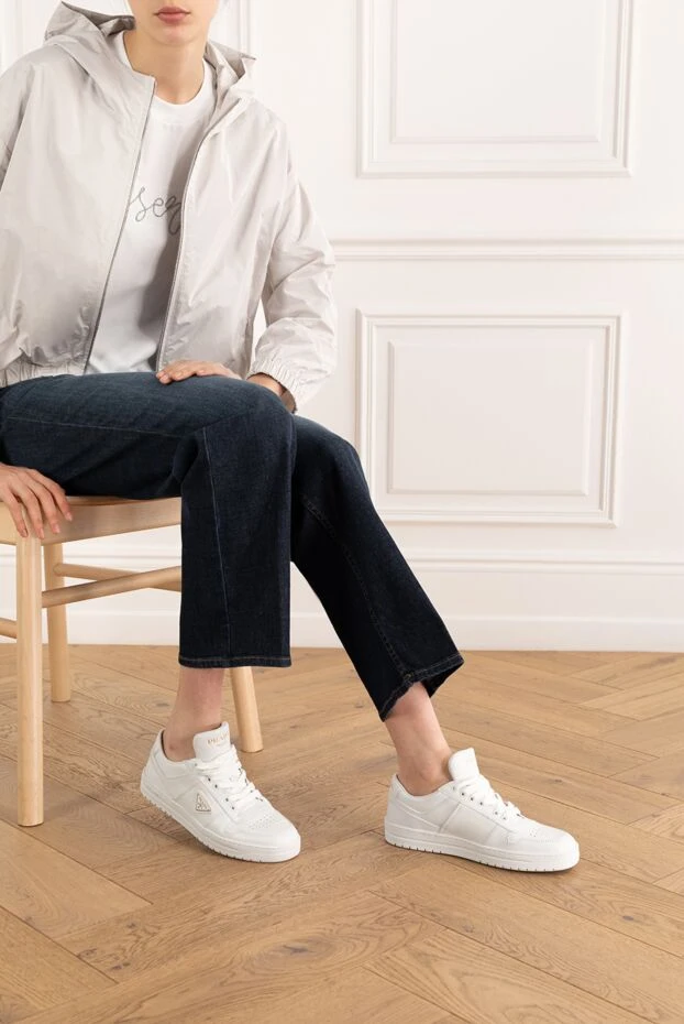 Prada женские кроссовки downtown panelled из натуральной кожи белые 187765 - фото 2