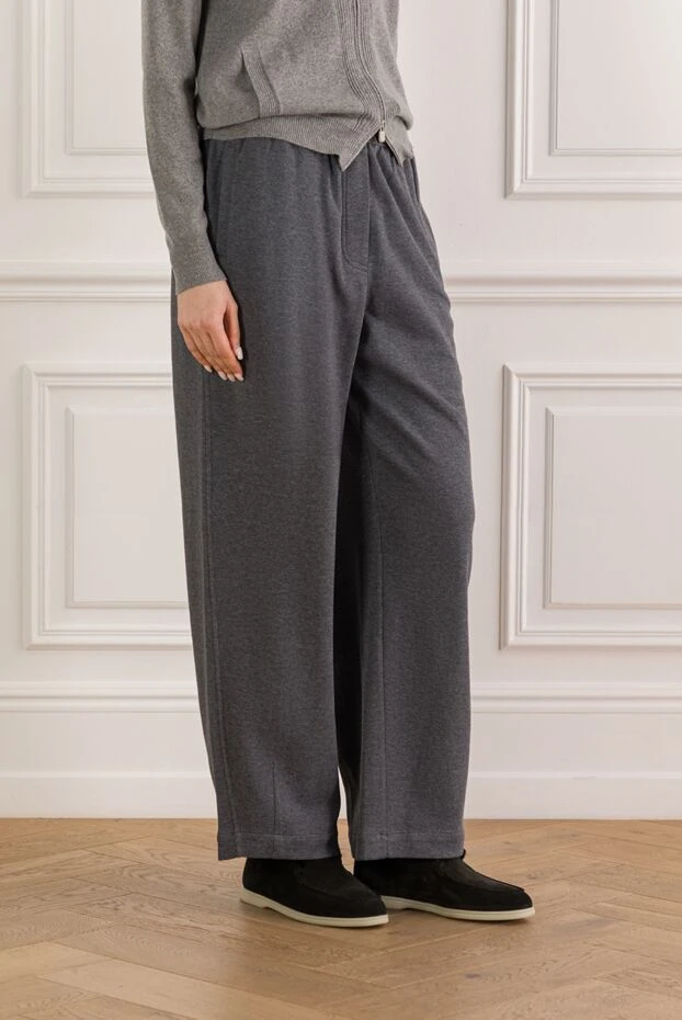 Brunello Cucinelli women's gray sweatpants made of soft cotton jersey 187821 - photo 3